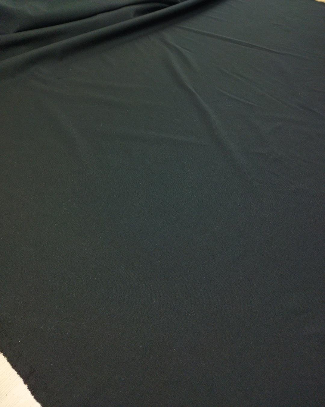 Siyah Renkte krep gabardin arası hafif esnek dokuma (En 140 cm x Boy 260 cm)
