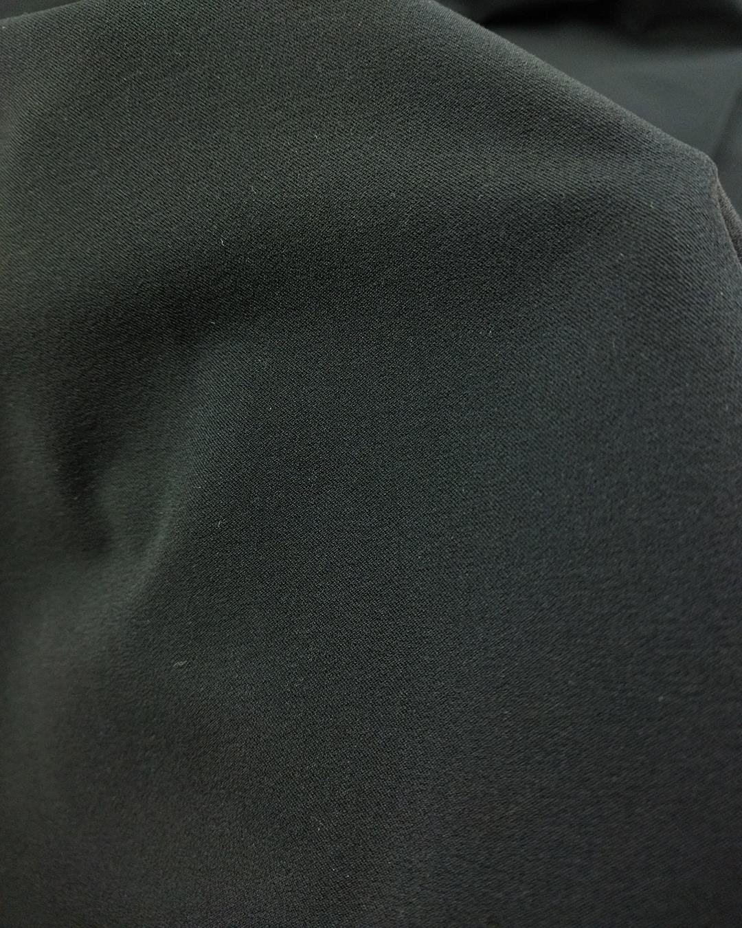 Siyah Renkte krep gabardin arası hafif esnek dokuma (En 140 cm x Boy 260 cm)