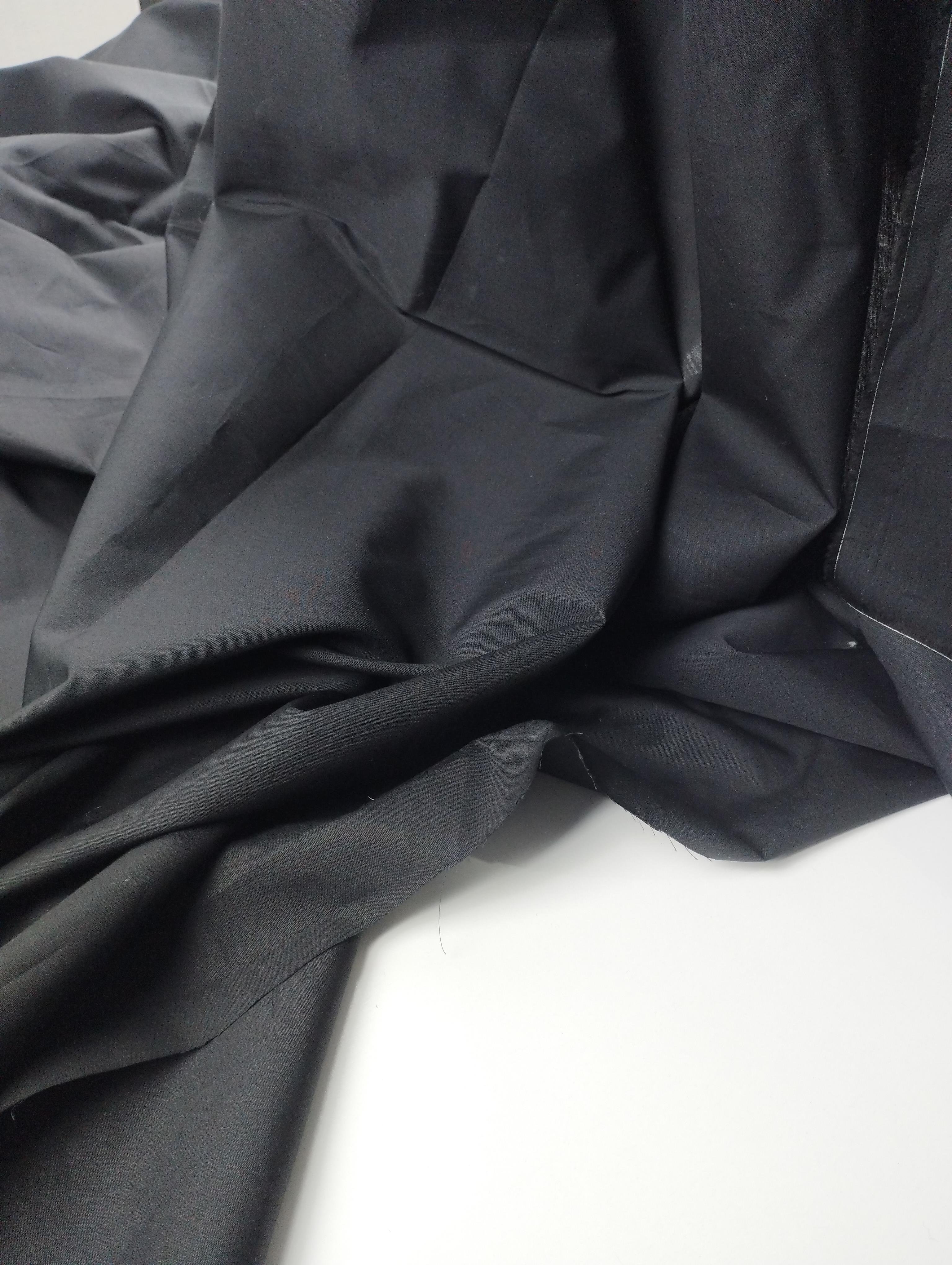 Siyah Renkte Poplin Benzeri Dokuma (En  150 cm x Boy  220 cm)