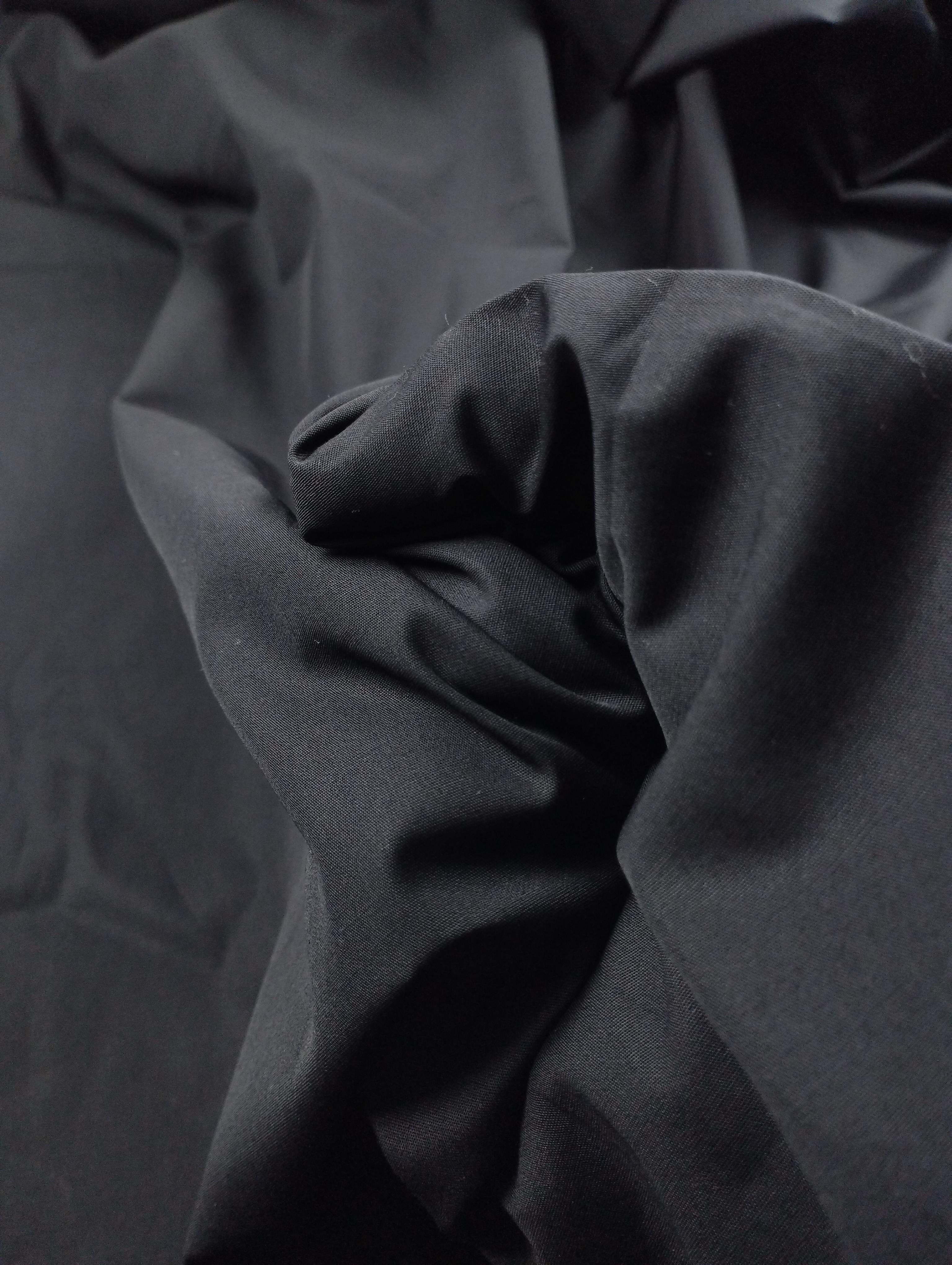 Siyah Renkte Poplin Benzeri Dokuma (En  150 cm x Boy  245 cm)