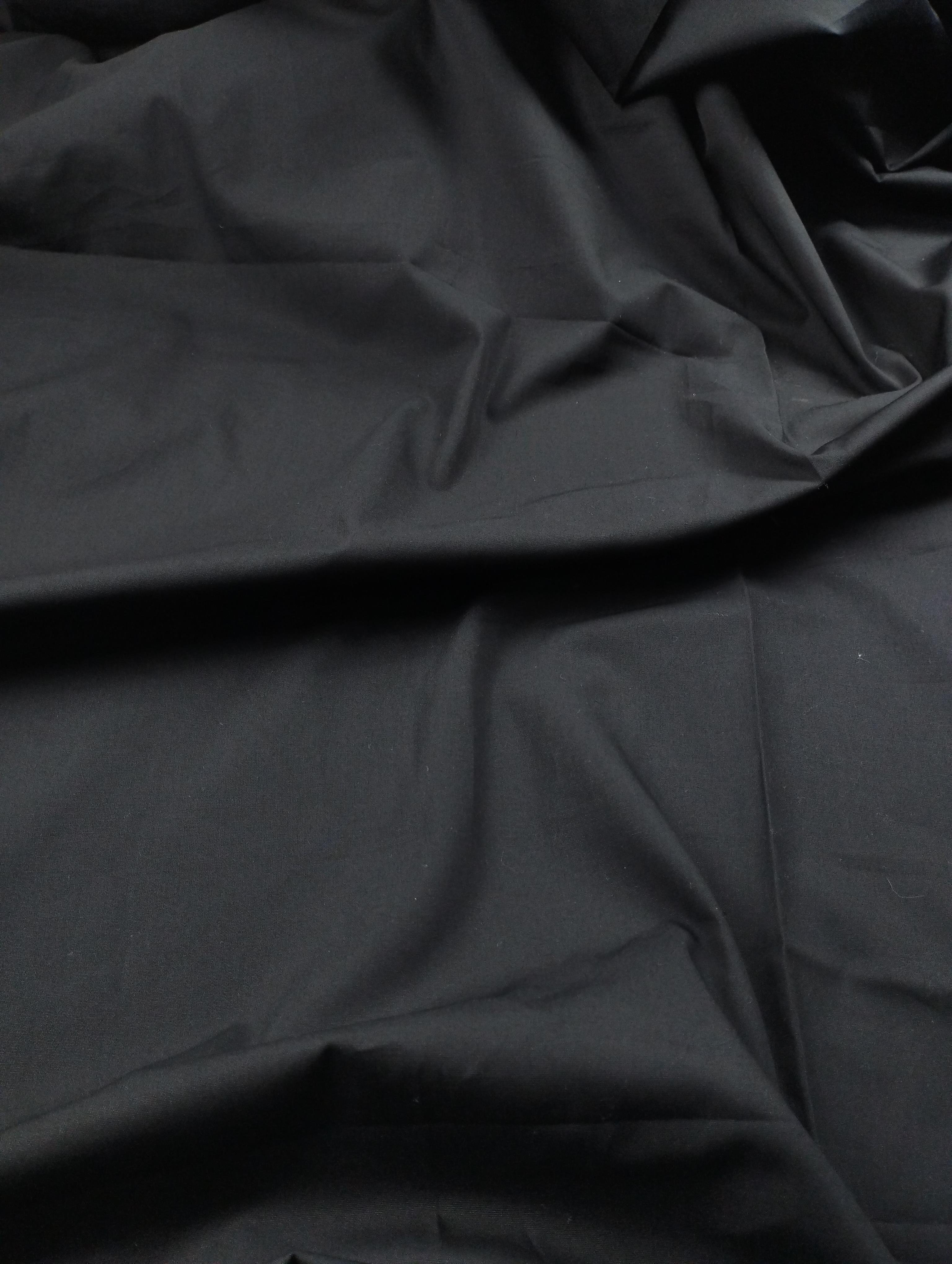 Siyah Renkte Poplin Benzeri Dokuma (En  150 cm x Boy  240 cm)