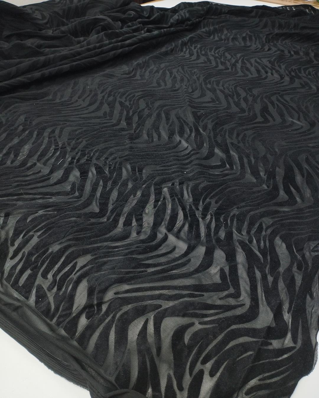Siyah Renkte Yakma File (En 150 cm x Boy 235 cm)