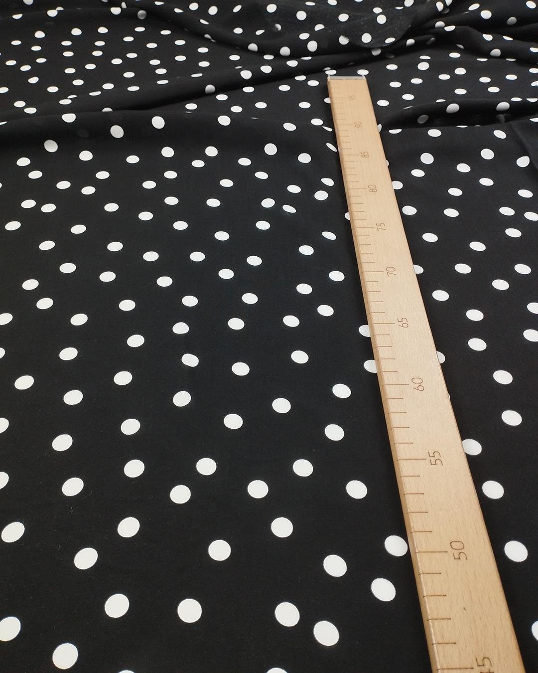 Siyah Üzeri Beyaz Puantiyeli Viskon Vual (En  130 cm x Boy  250 cm)