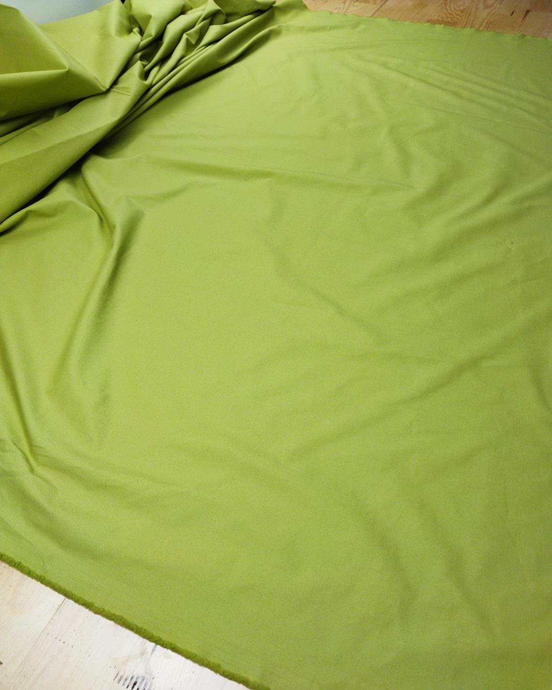 TokGabardin Açık Yeşil Renkte (En 140 cm x Boy 210 cm)