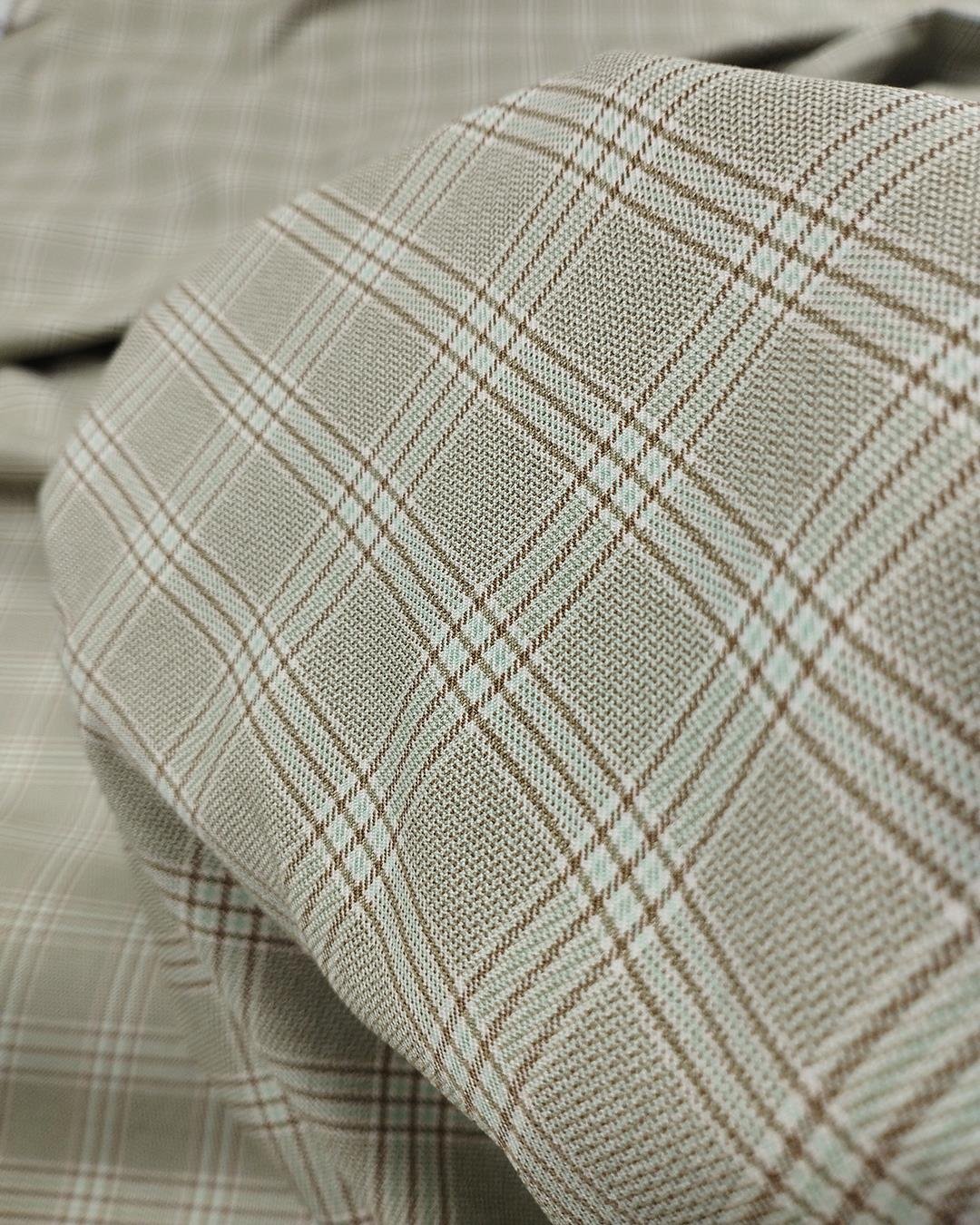 Uçuk Yeşil Kahve Renklerde Gabardin (En  140 cm x Boy  310 cm)