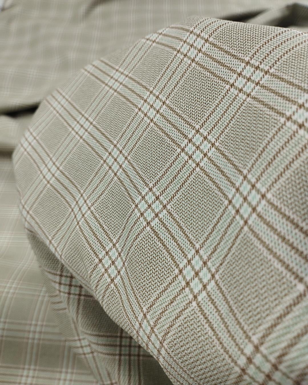 Uçuk Yeşil Kahve Renklerde Gabardin (En  140 cm x Boy  310 cm)