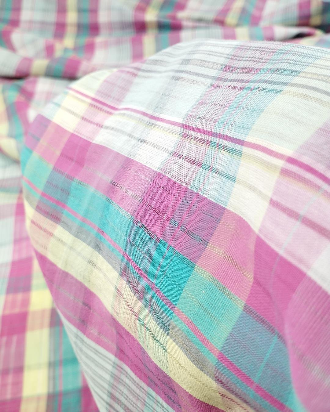 Yeşil Sarı Pembe Renklerde Pamuklu Dokuma (En  150 cm x Boy  175 cm)