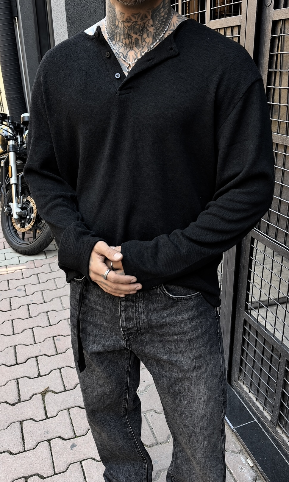 Henley Siyah Triko