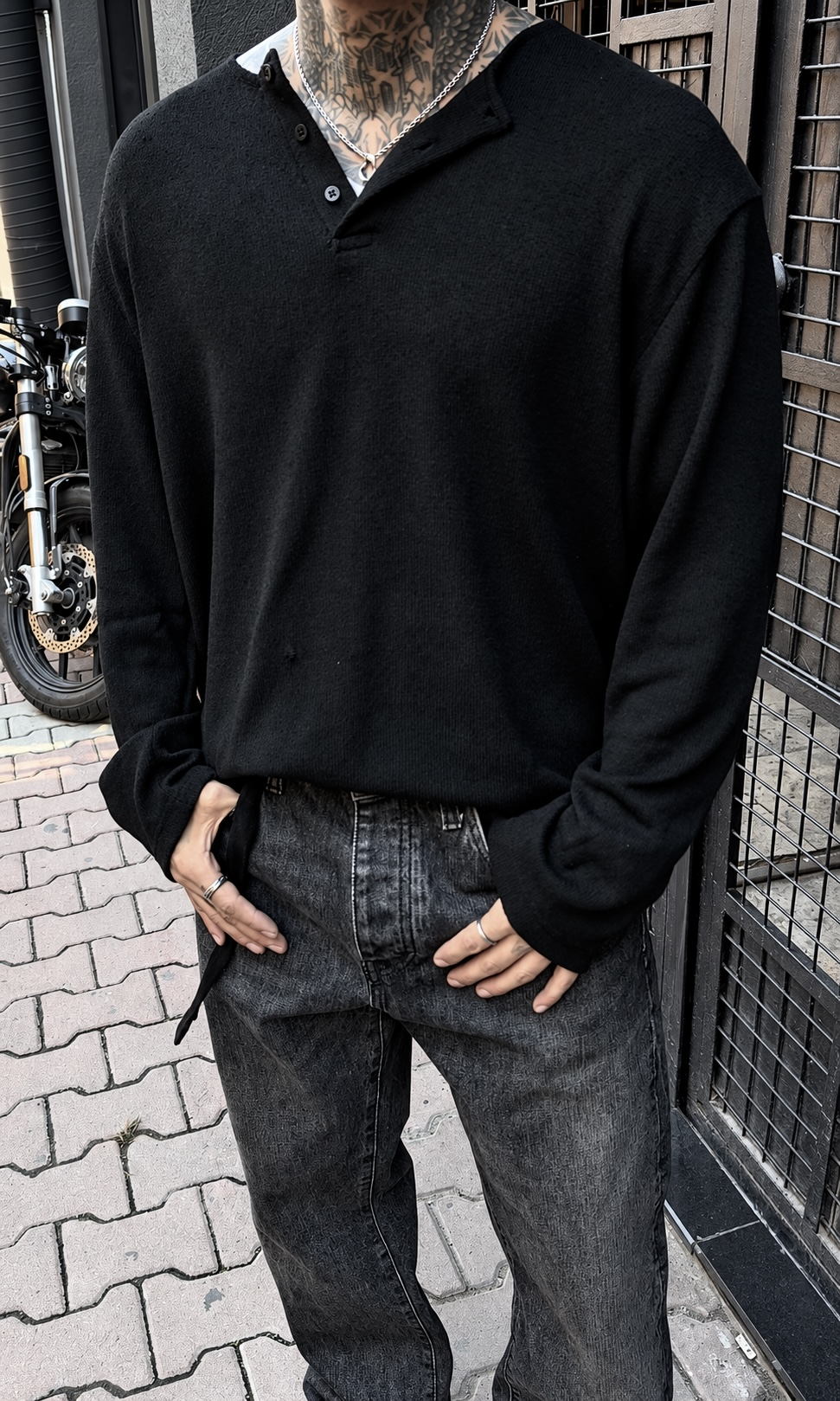 Henley Siyah Triko
