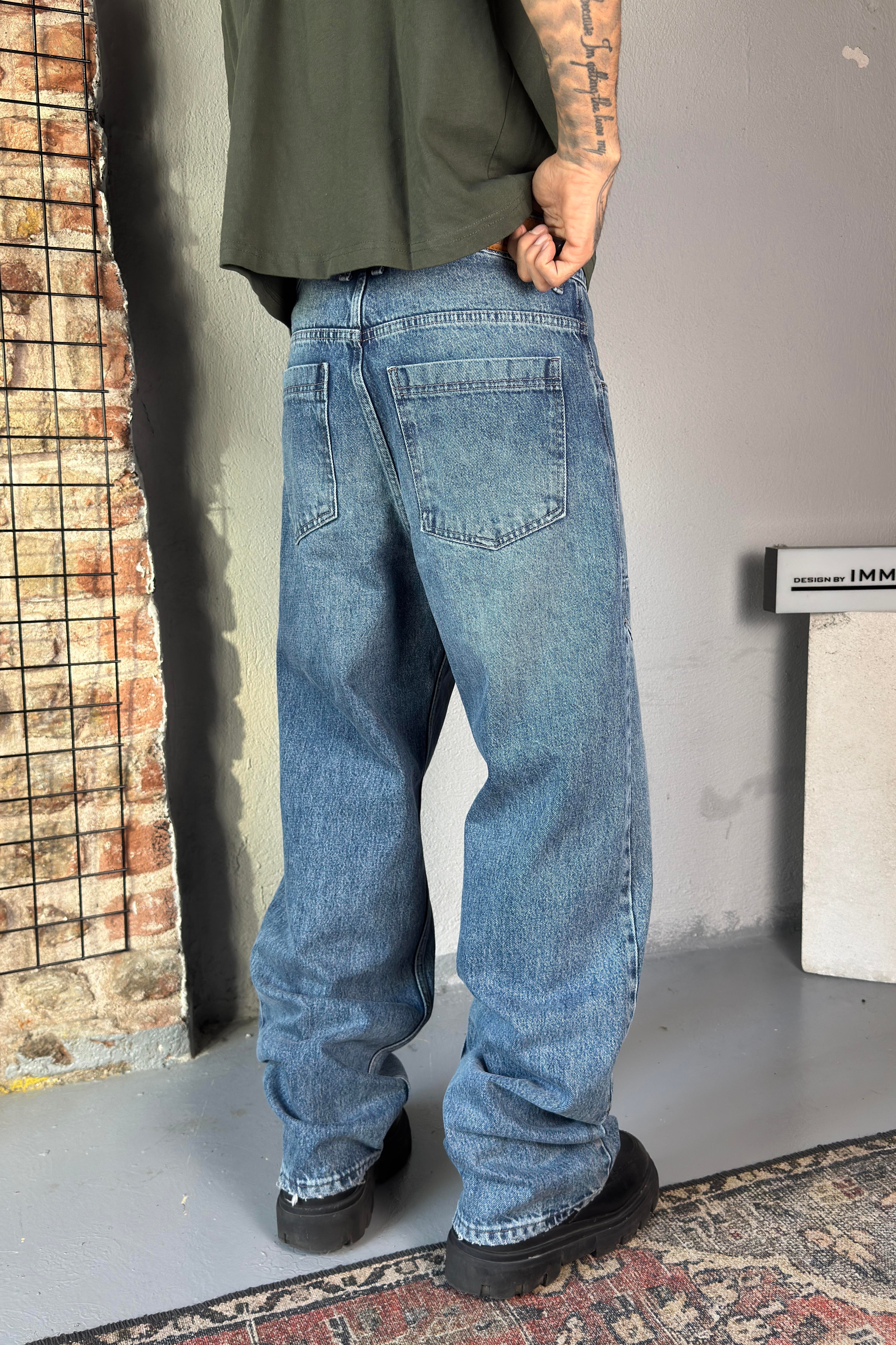 Loose Fit Jean