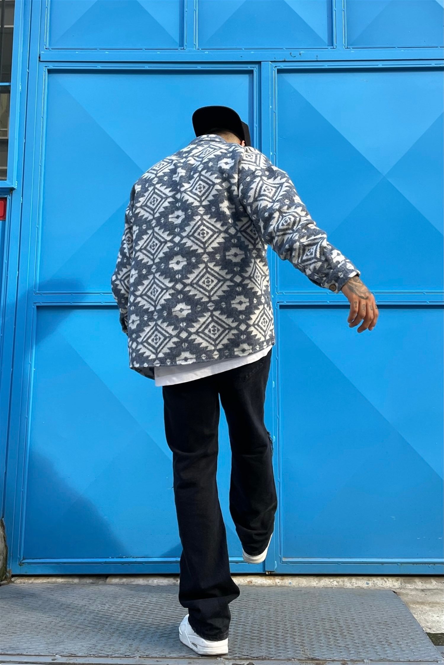 Mavi oversize kaşe gömlek