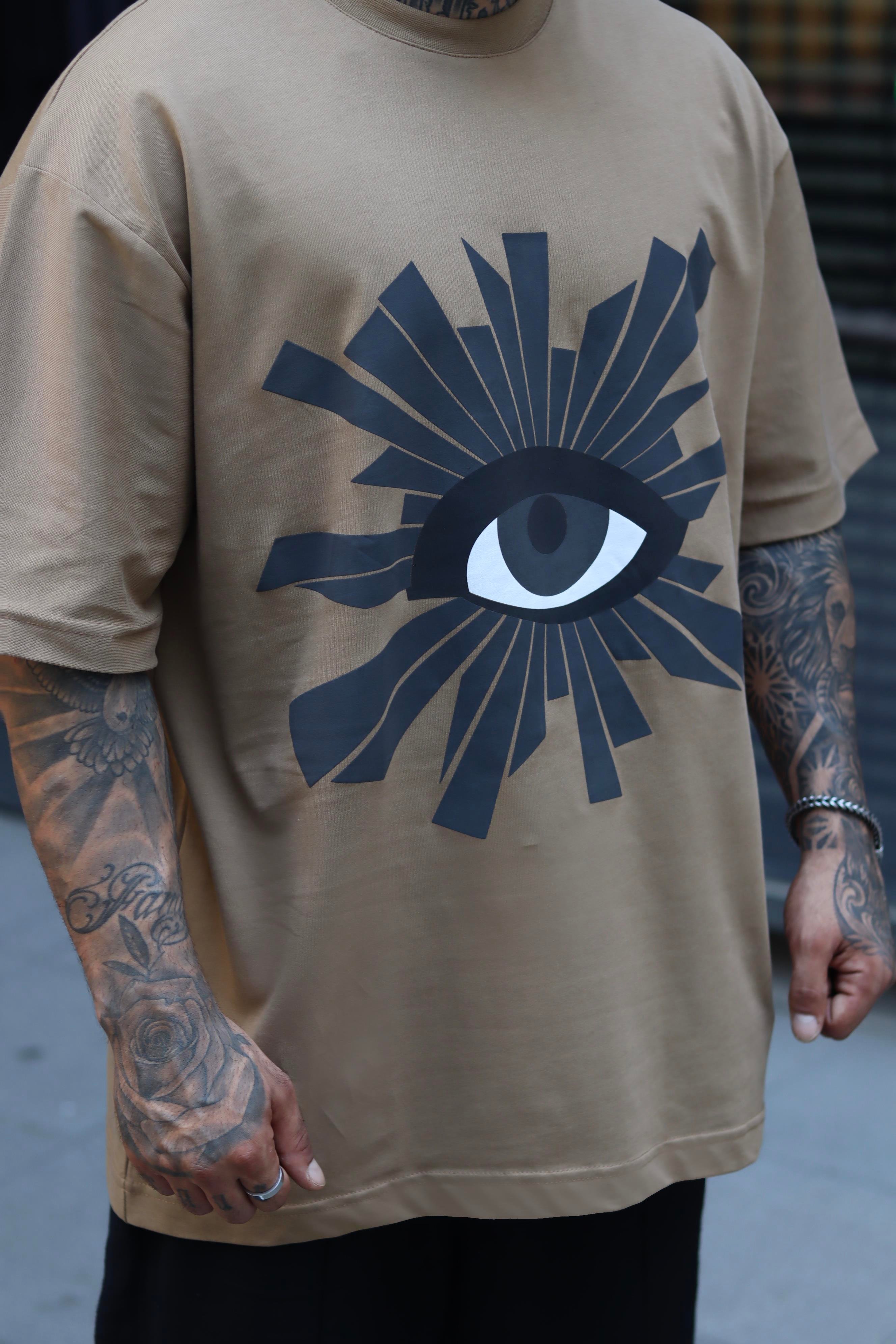 One eye oversize tshirt