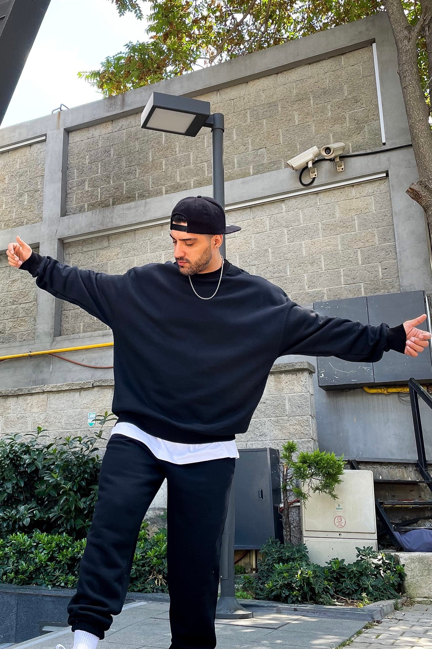 Oversize basic siyah hoodie