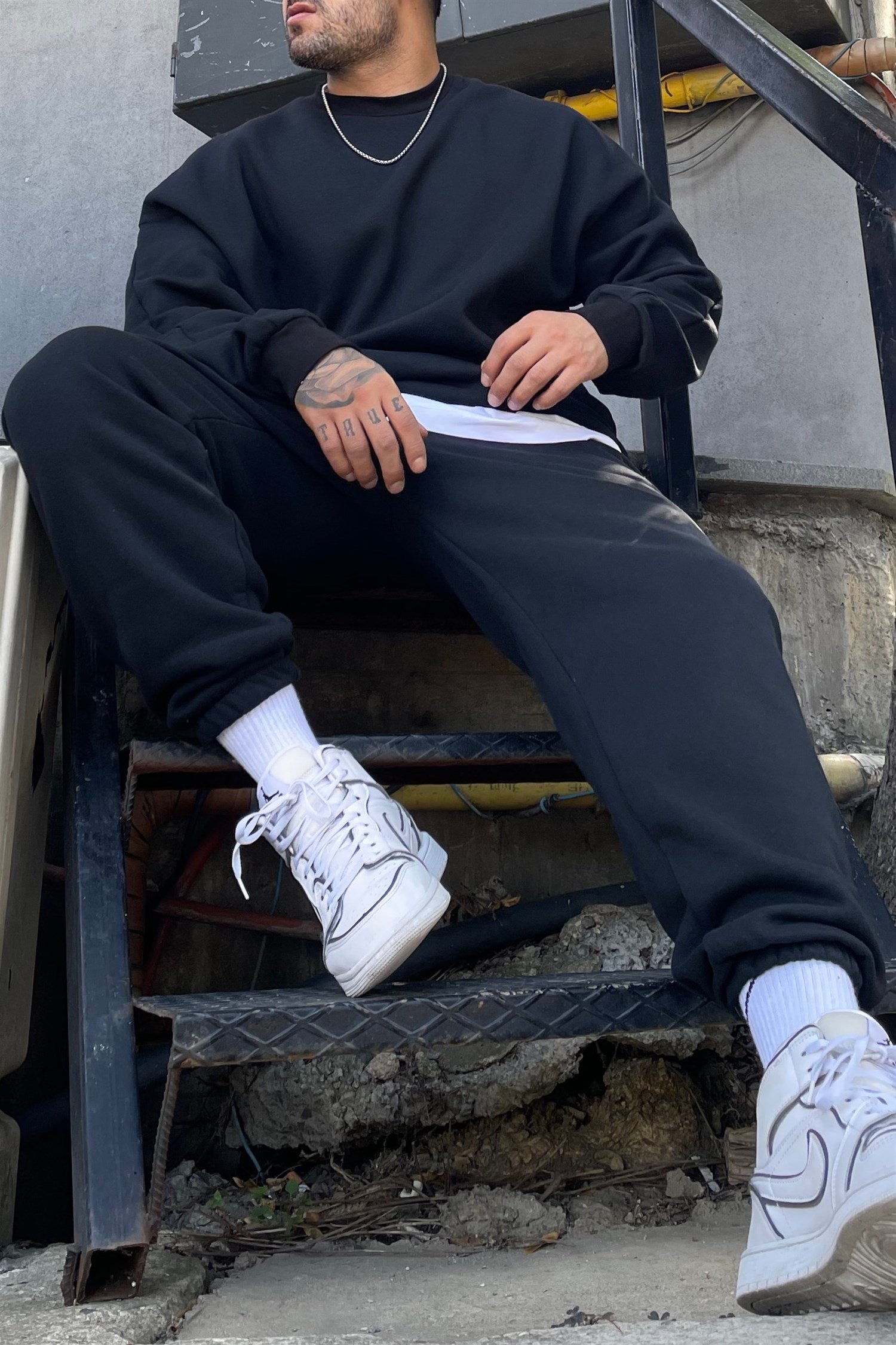 Oversize basic siyah sweatpants