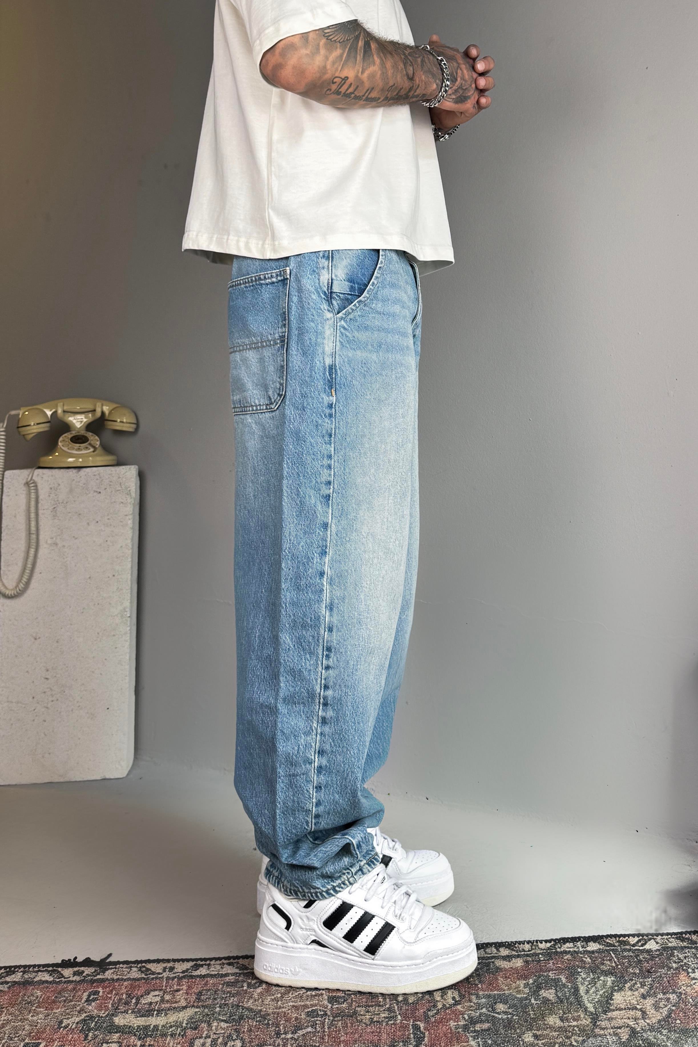 Phantom fit jeans