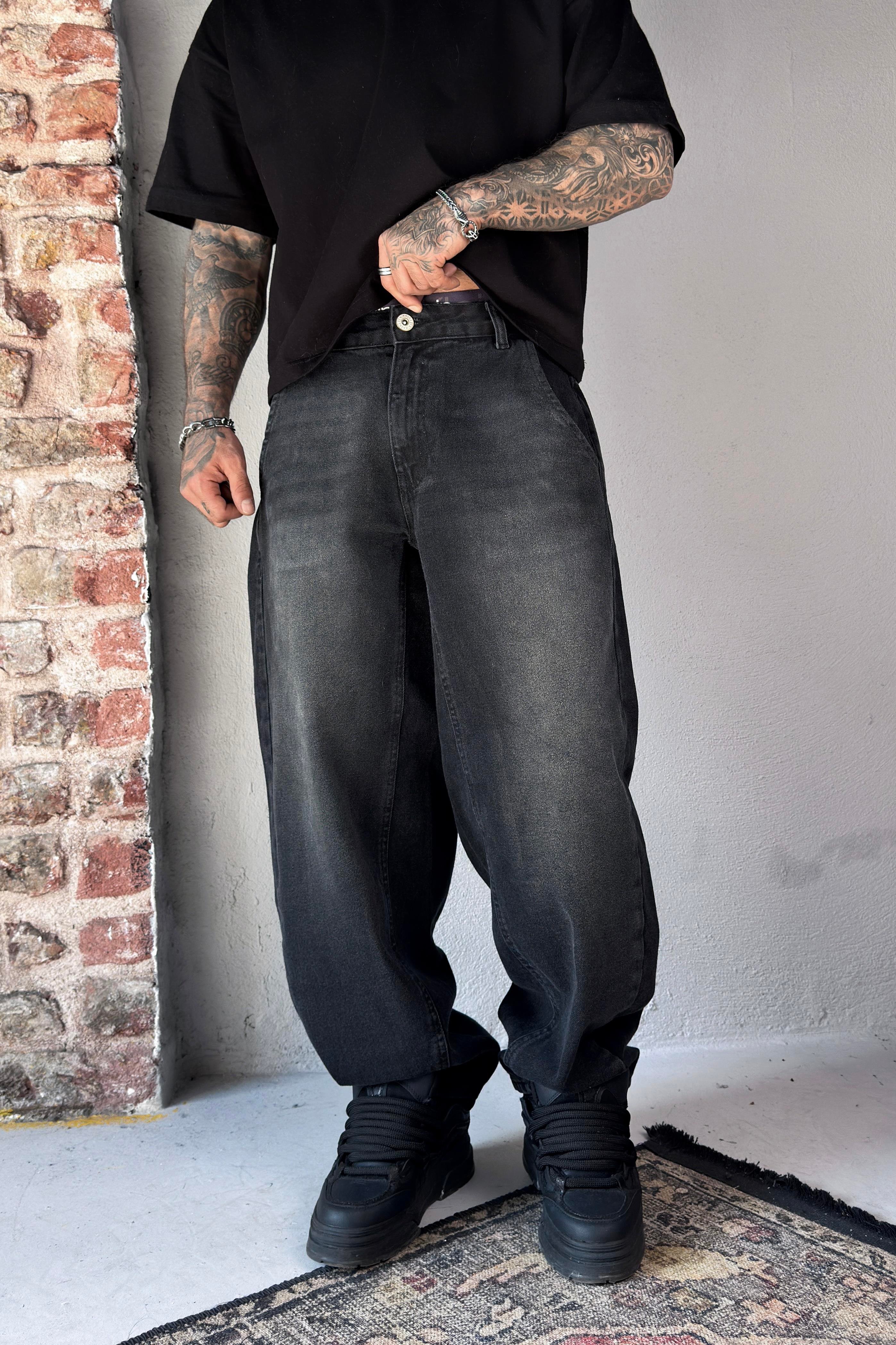 Phantom Fit Jeans