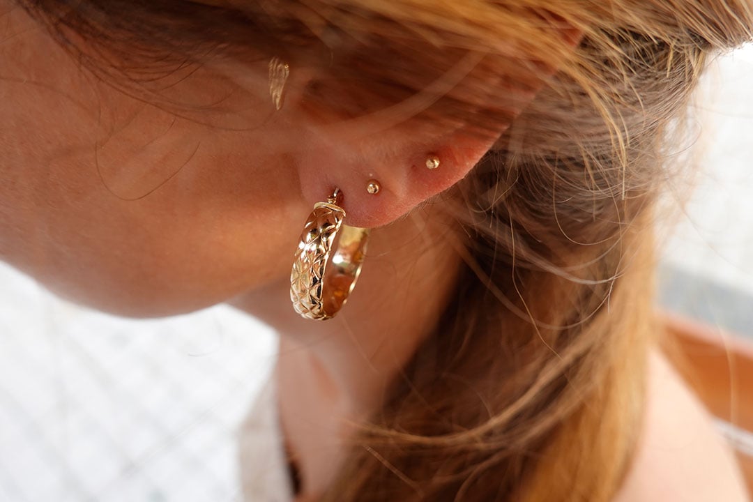 Desenli Bombe Halka Küpe