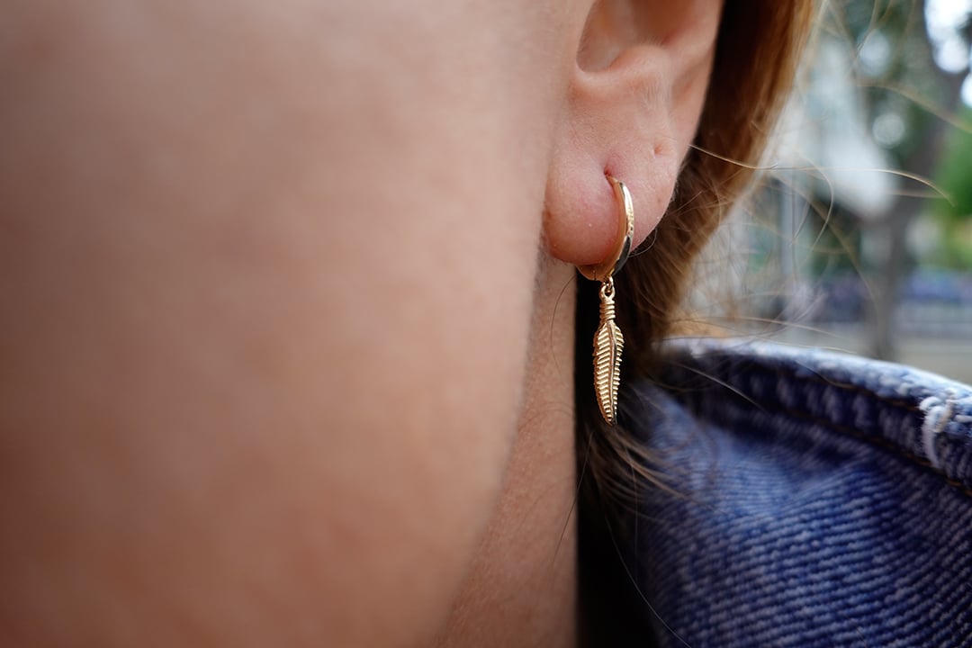 Sallantılı Tüy Küpe