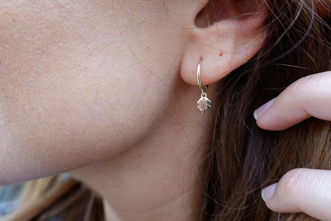 Sallantılı Yonca Küpe