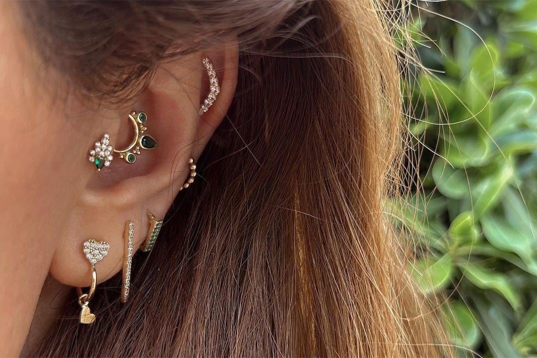 Taşlı Helix Daith Piercing