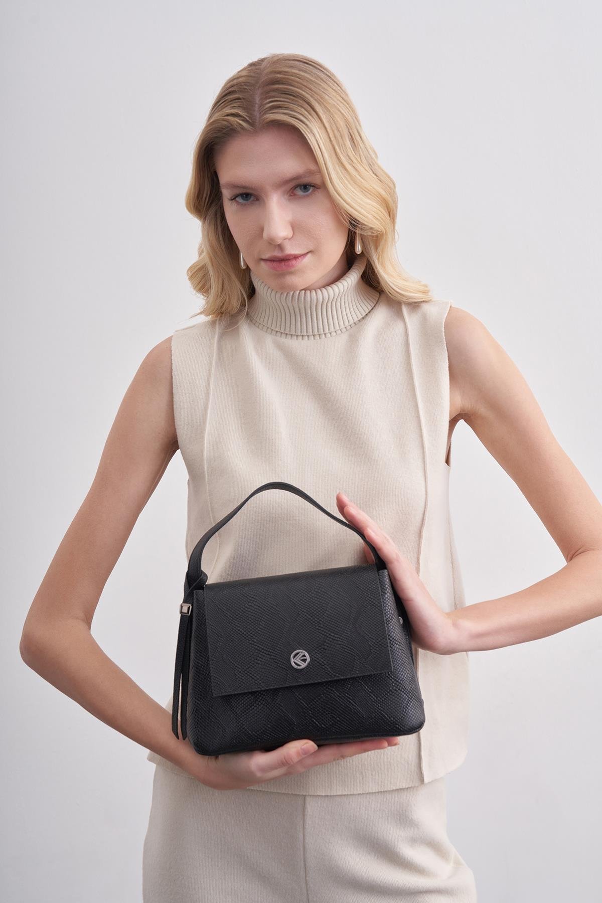 Siyah Yılan Derisi Kadın Omuz Çantası