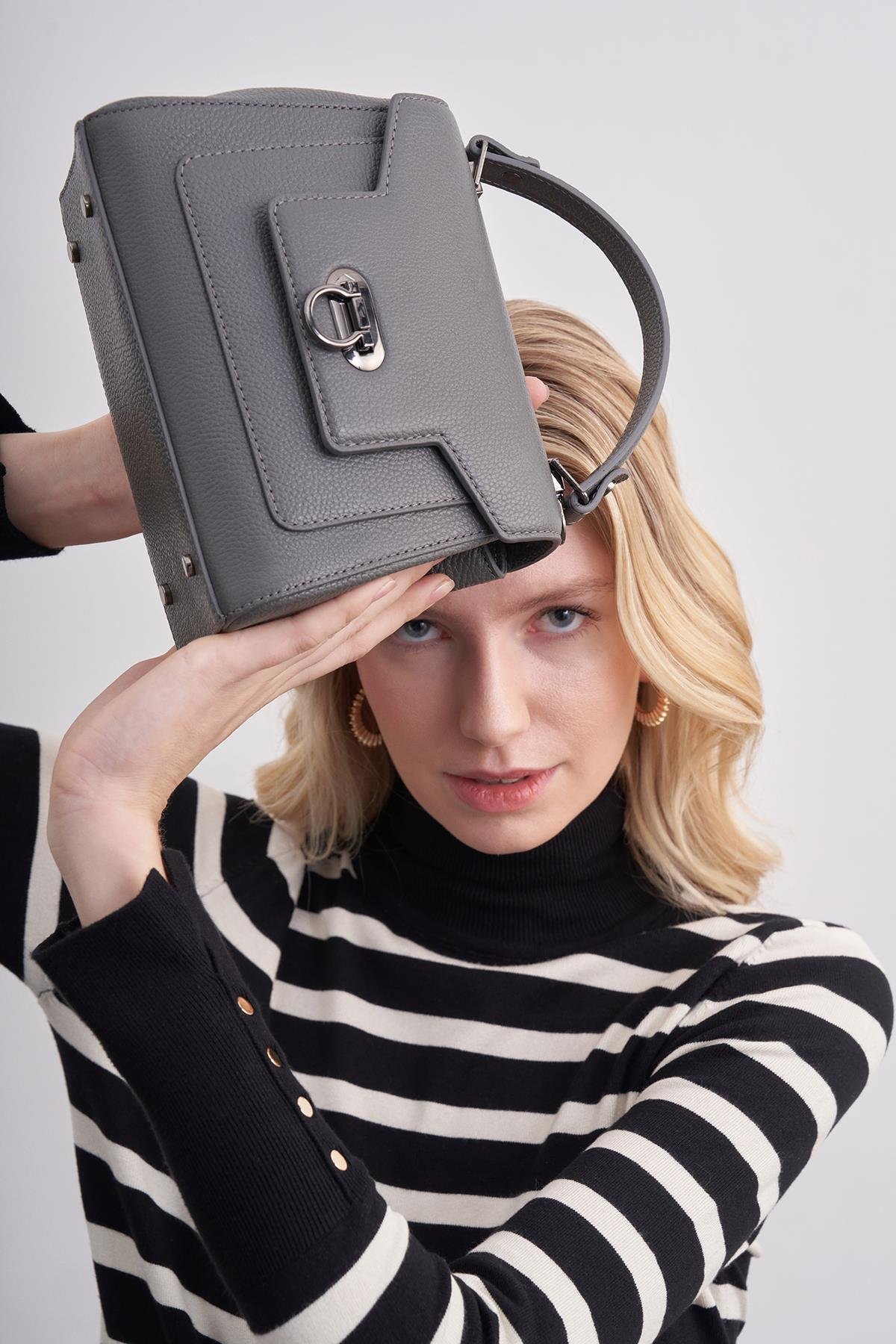 Gri Hakiki Deri Kadın Omuz Çantası