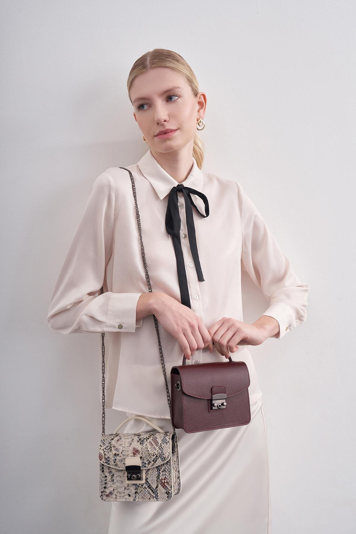 Kadın Metal Tokalı Zincirili Omuz Çantası