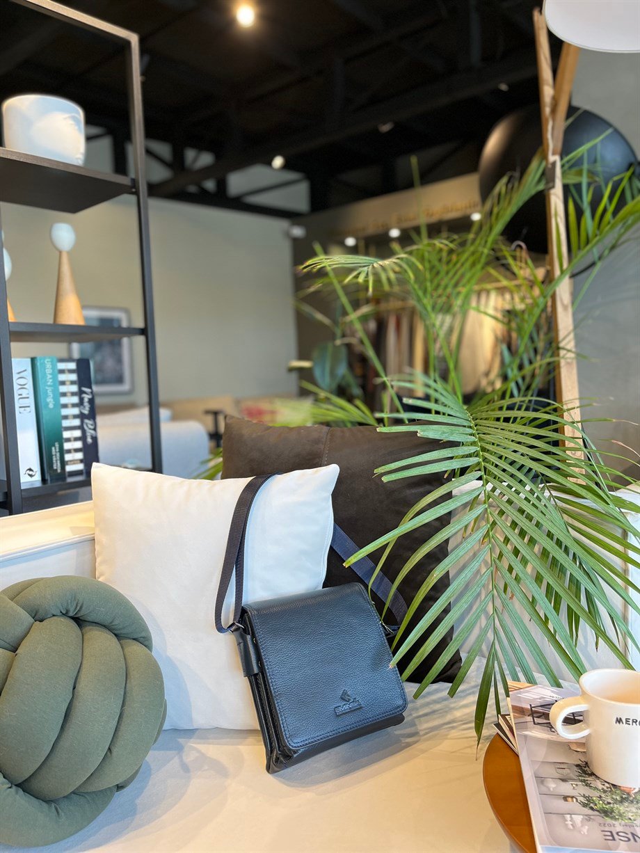 Erkek Siyah Hakiki Deri Omuz Çantası