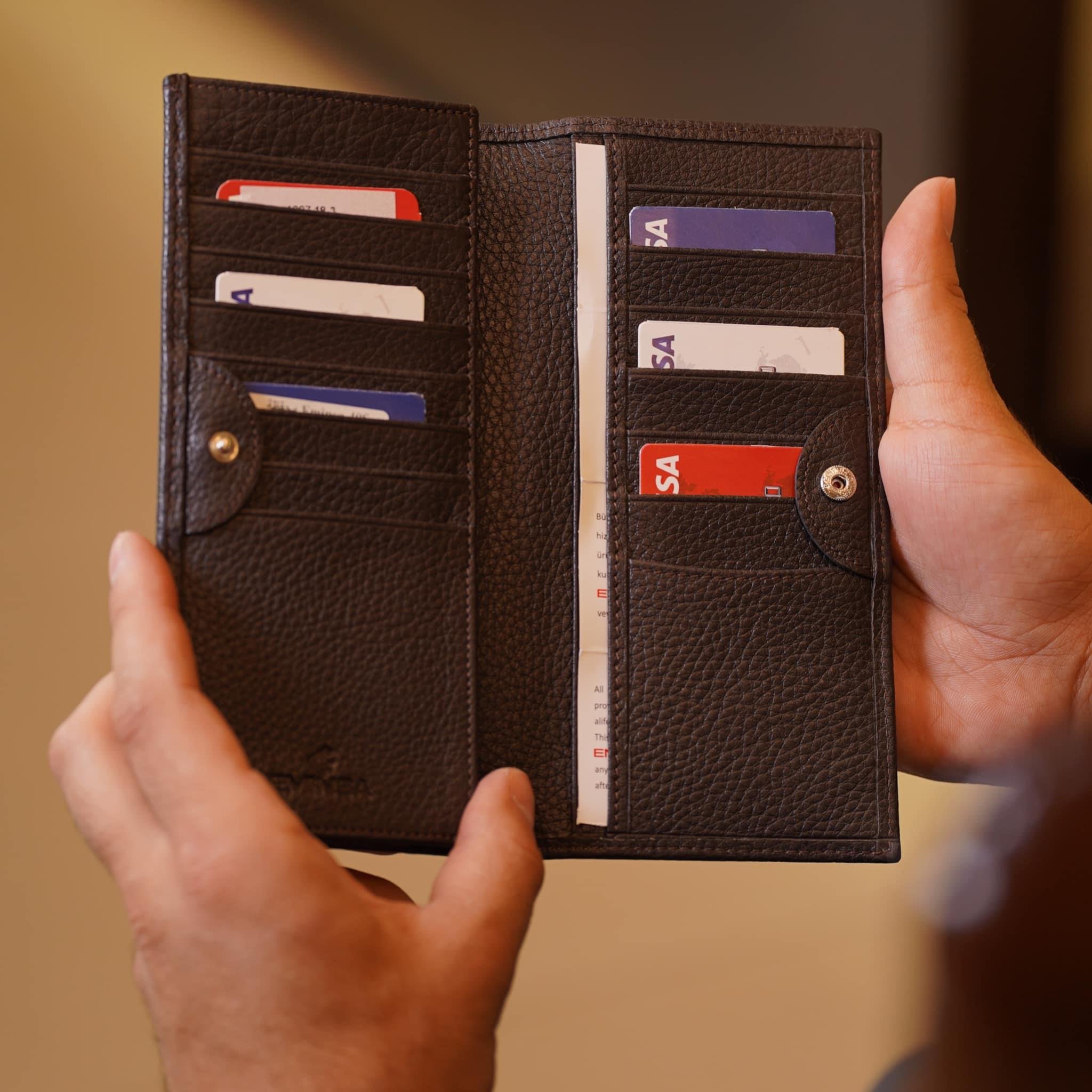 Dikey Kahverengi Deri Cüzdan