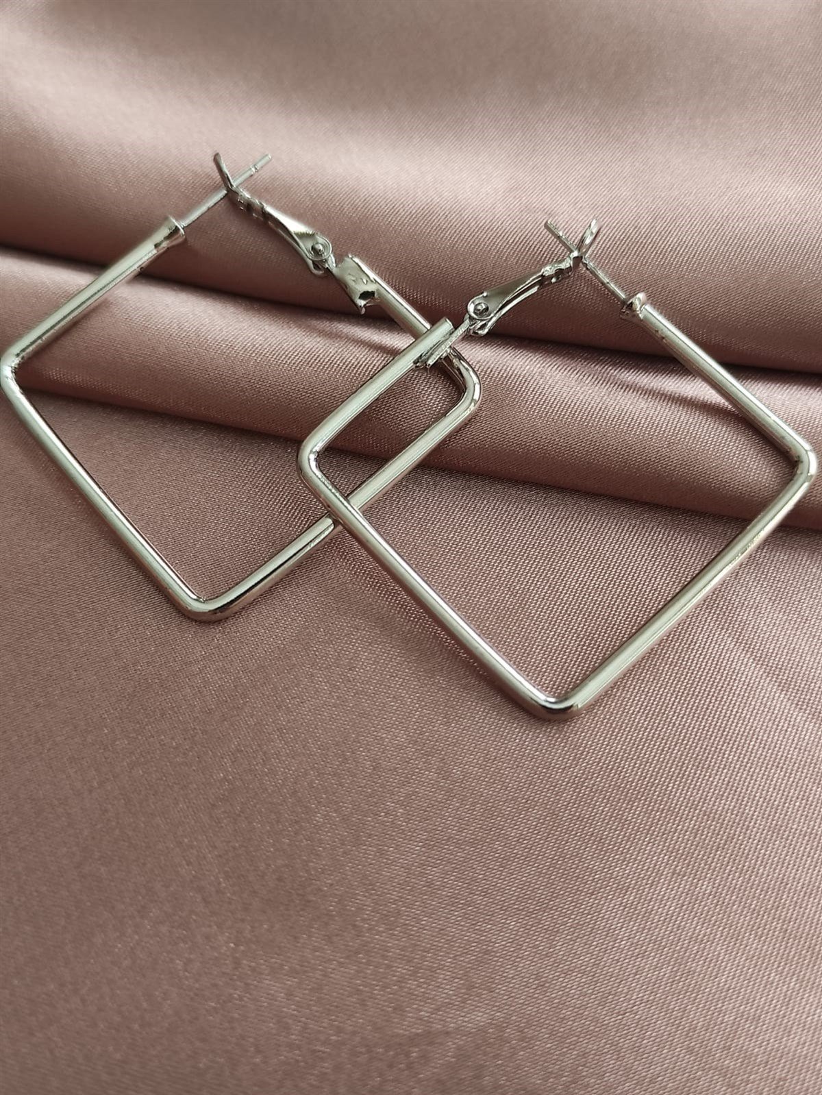 Dörtgen Model Küpe