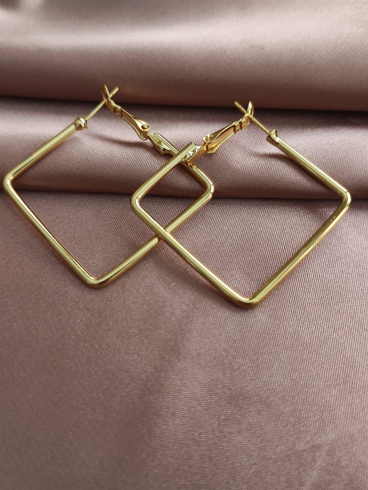 Dörtgen Model Küpe