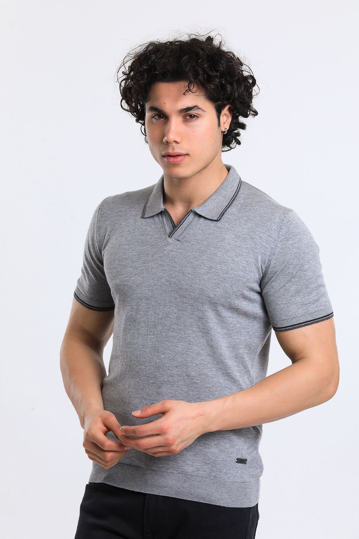Soylu Triko Süveter Desenli Siyah (3209) I soylutrend.comT-SHİRTSoylu Trend2001AGRİSoylu Trend Erkek Polo Yaka Triko T-Shirt Pamuklu A.Gri (2001)
