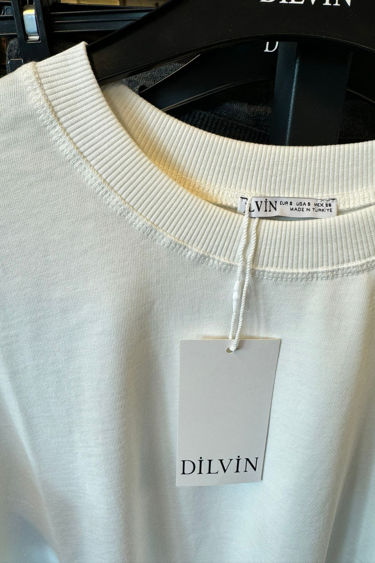 Dilvin Dekoratif Yakalı Basic T-Shirt Beyaz