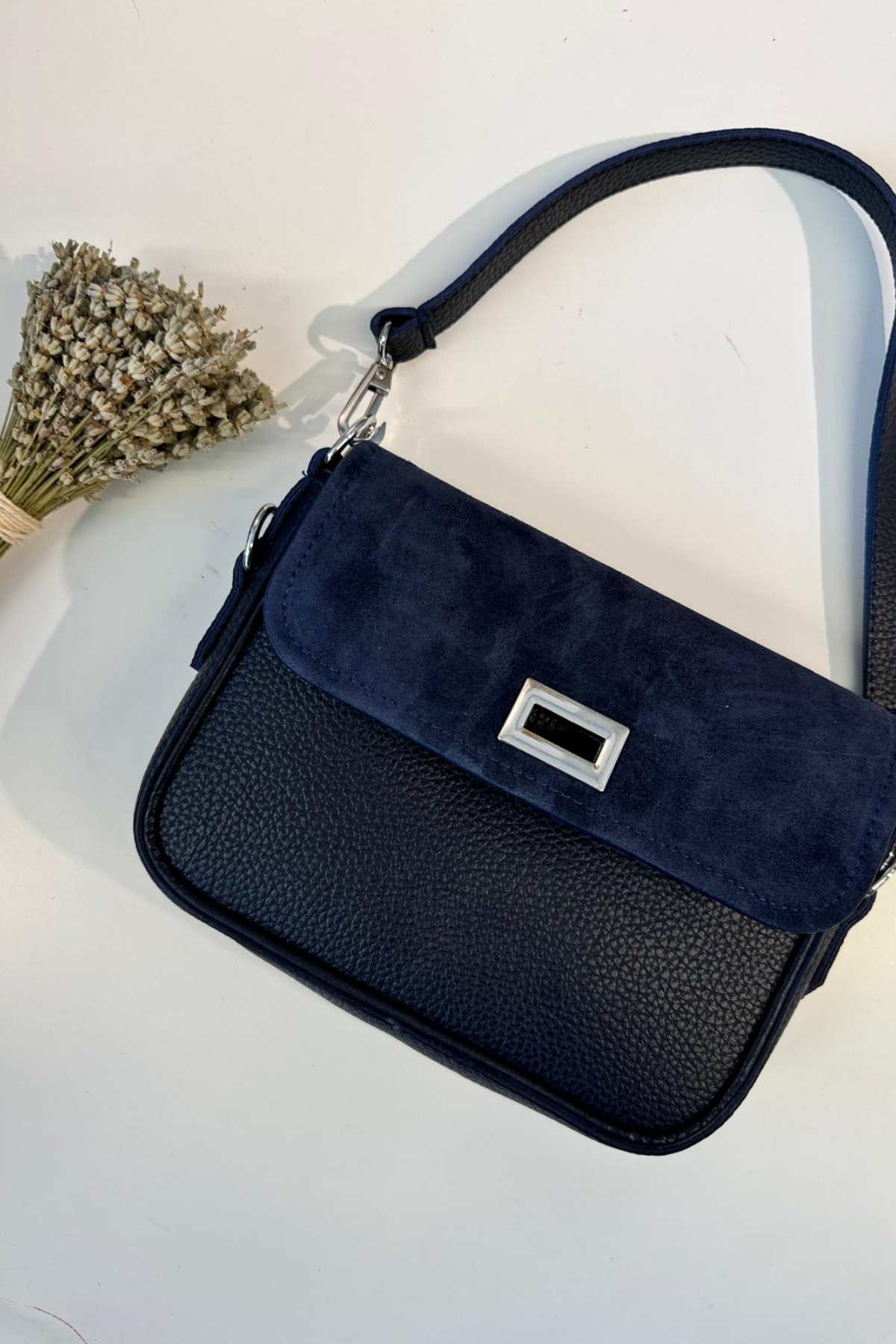 Gerçek Deri Süet Detaylı Baget Çanta Lacivert