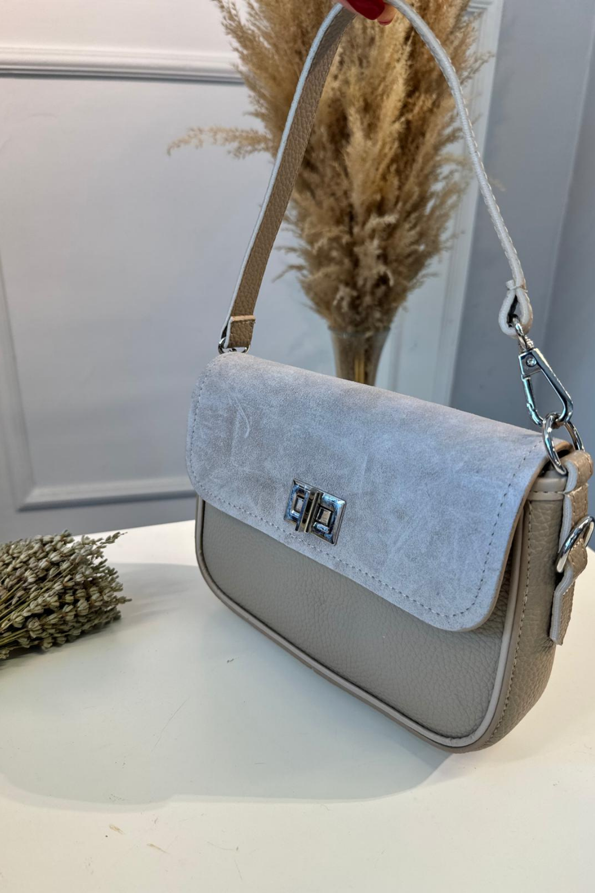 Gerçek Deri Süet Detaylı Baget Çanta Vizon