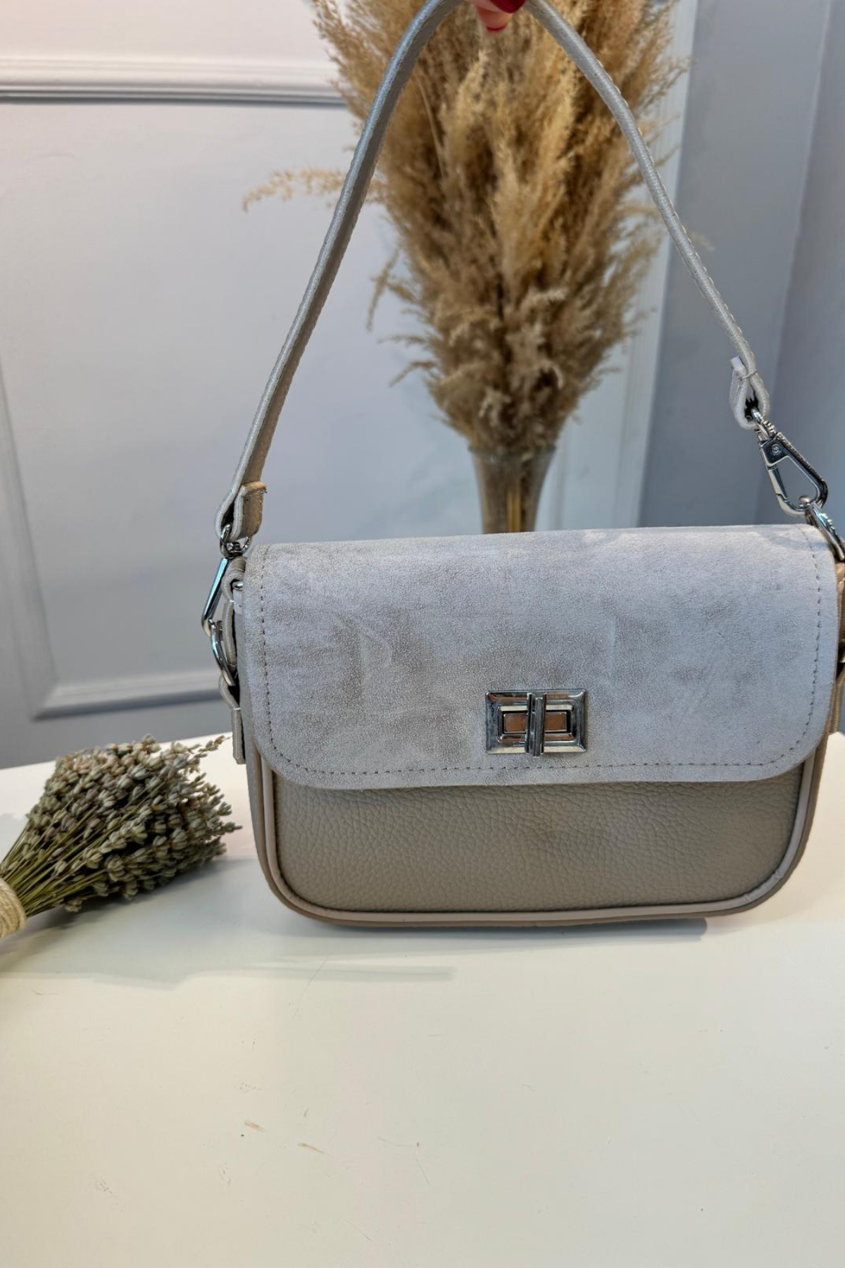 Gerçek Deri Süet Detaylı Baget Çanta Vizon