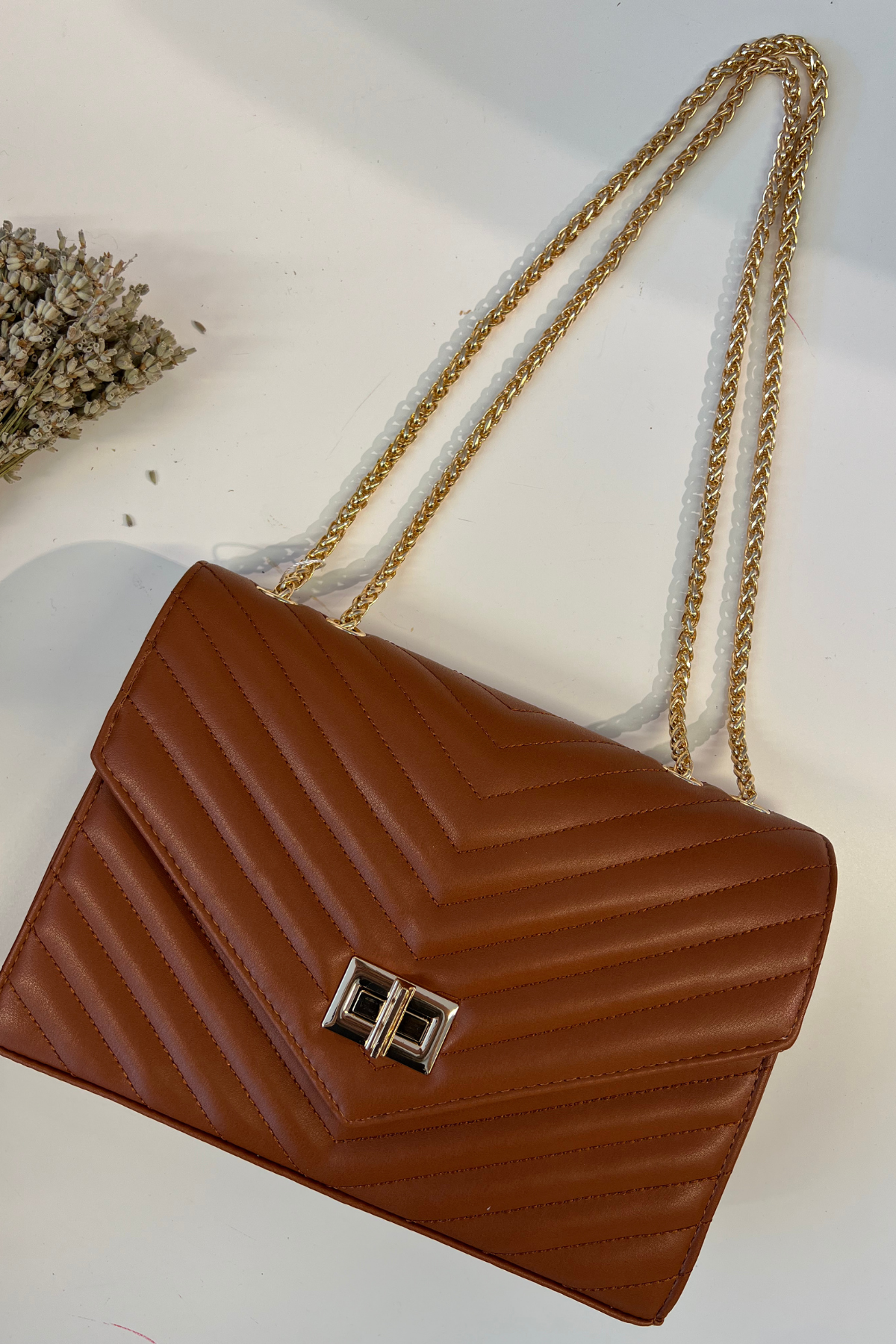 Gerçek Deri Toka Detaylı Kapitone Zincirli Omuz Çantası Taba