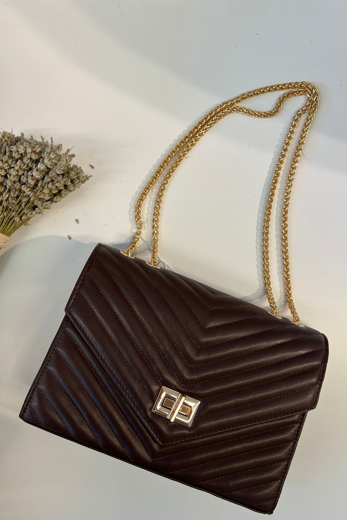 Gerçek Deri Toka Detaylı Kapitone Zincirli Omuz Çantası Bordo