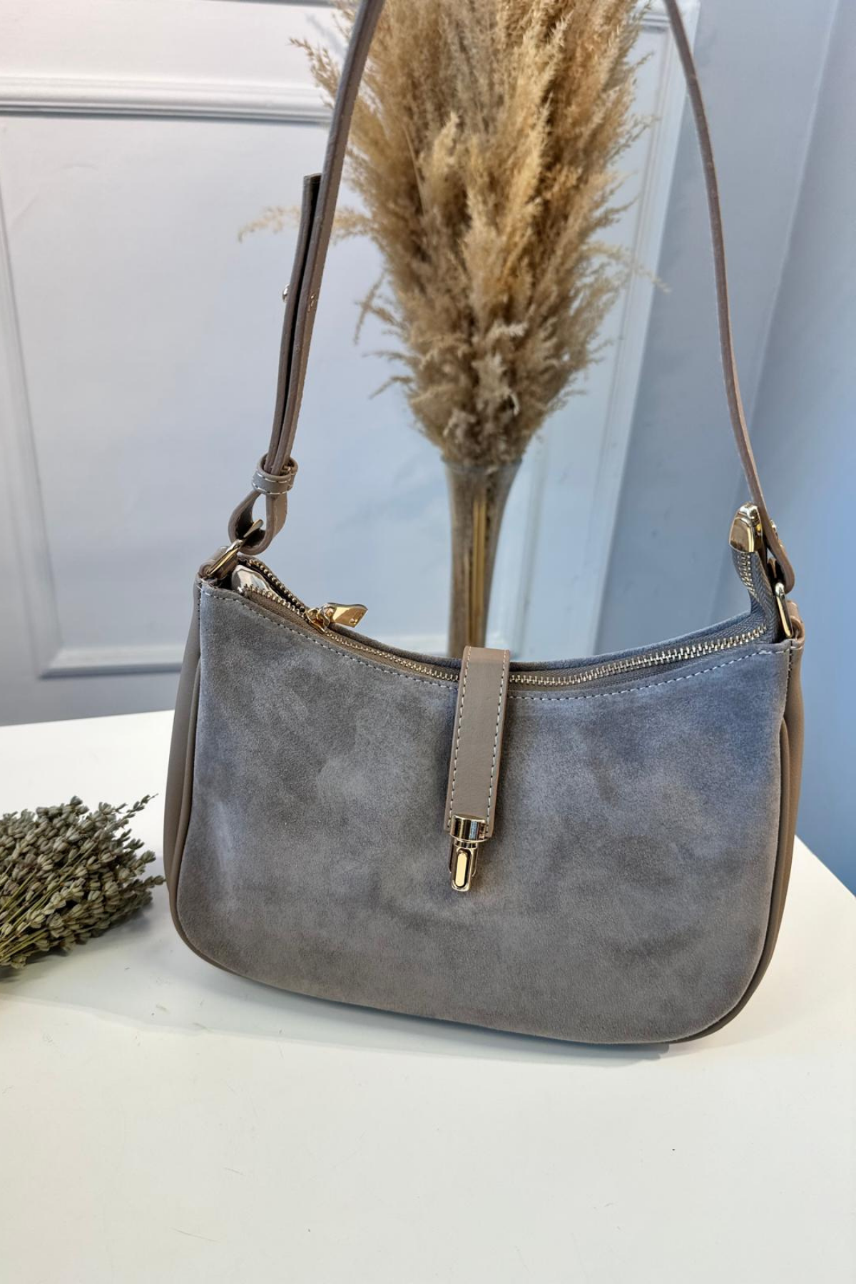 Gerçek Deri Toka Detaylı Omuz Çantası Vizon