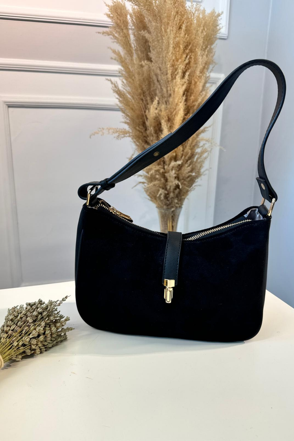 Gerçek Deri Toka Detaylı Omuz Çantası Siyah