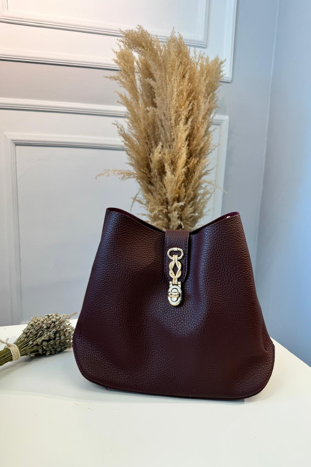 Gerçek Deri Yavru Çantalı Kilit Detaylı Çanta Bordo