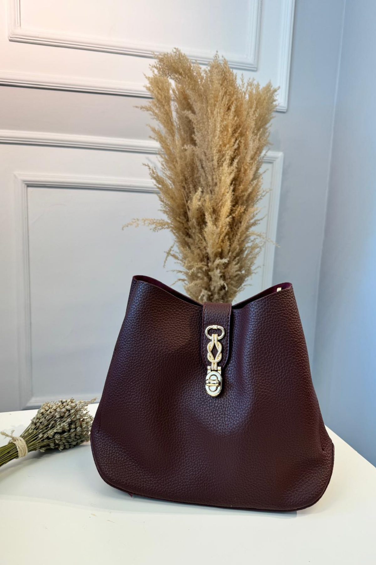 Gerçek Deri Yavru Çantalı Kilit Detaylı Çanta Bordo