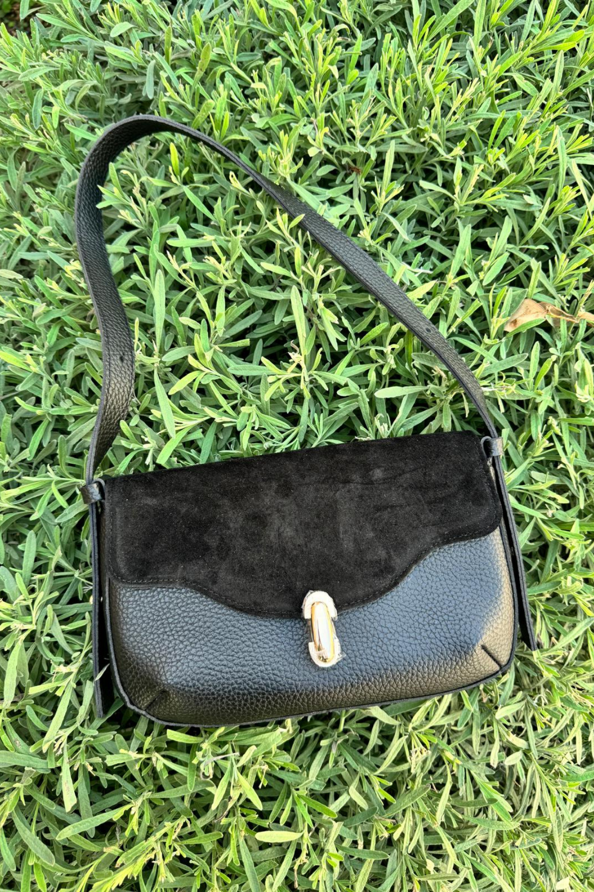 Gerçek Süet Deri Toka Detaylı Baget Çanta Siyah