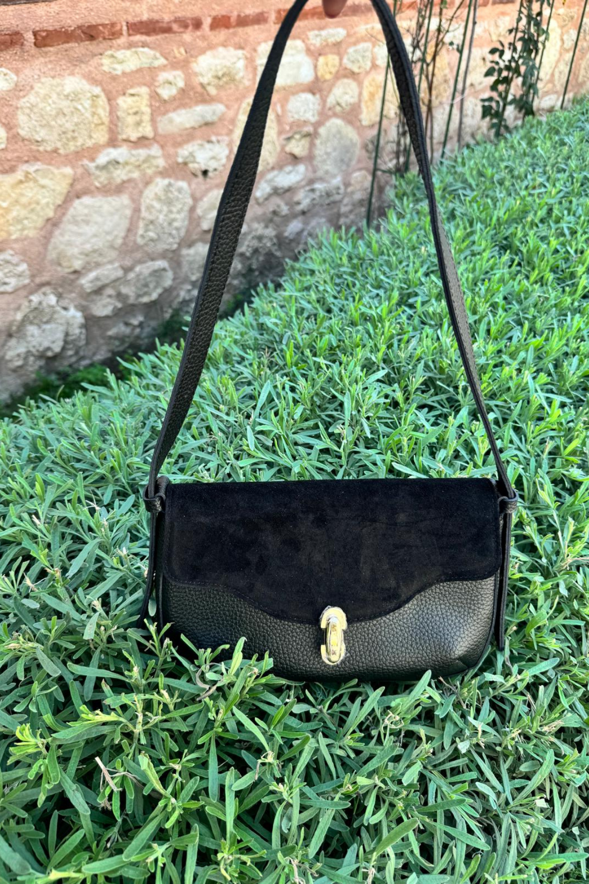 Gerçek Süet Deri Toka Detaylı Baget Çanta Siyah