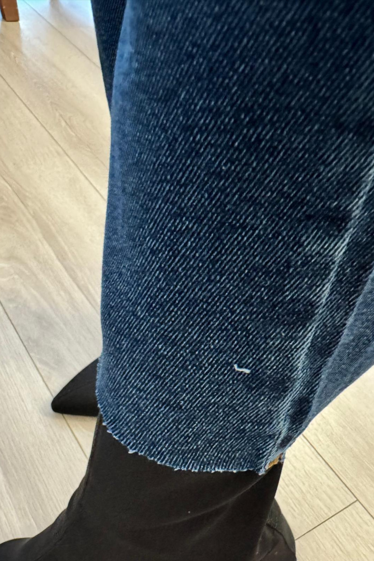 Kesik Paça Likralı Mom-Fit Jean Lacivert