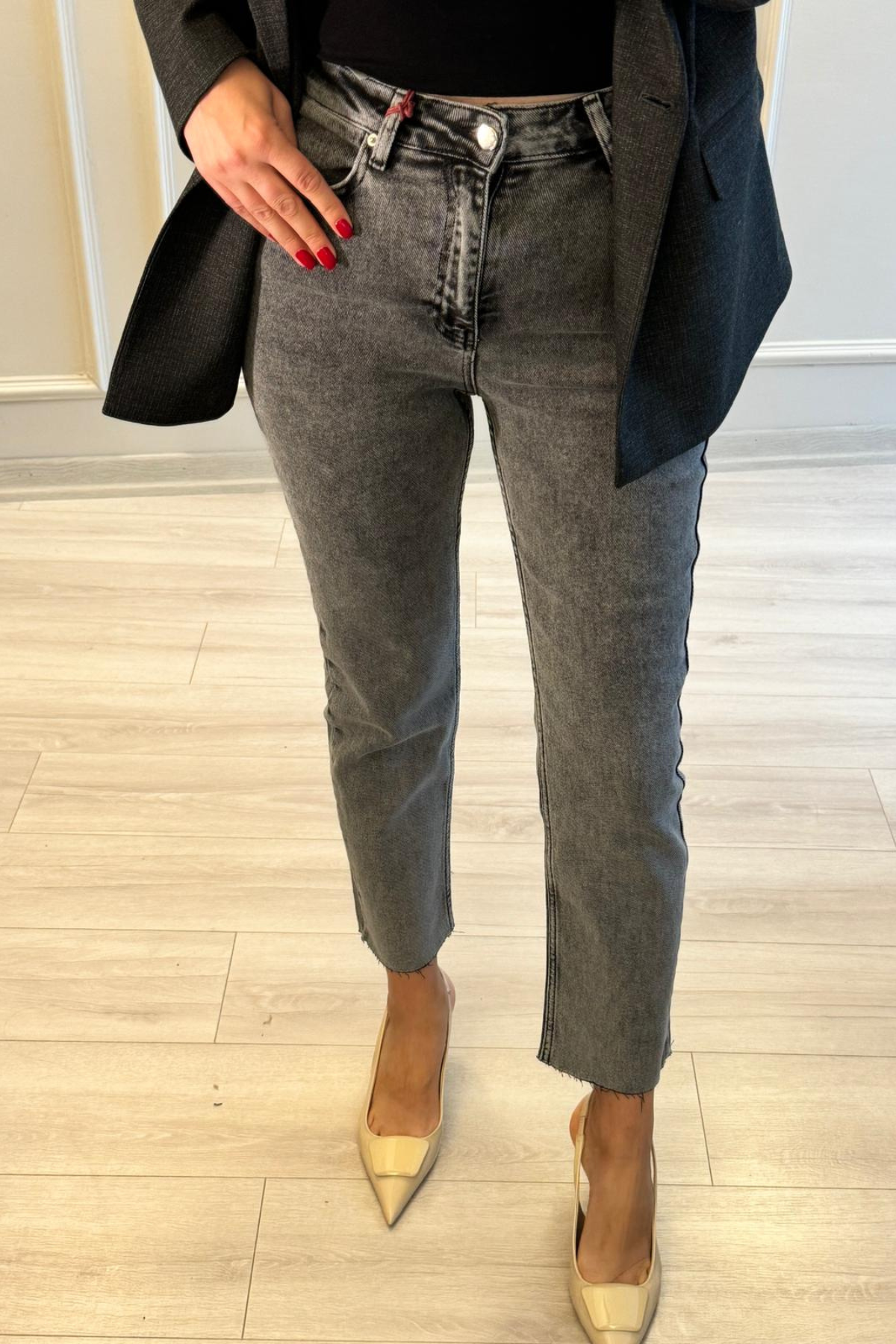 Kesik Paça Likralı Yüksek Bel Mom-Fit Jean Füme