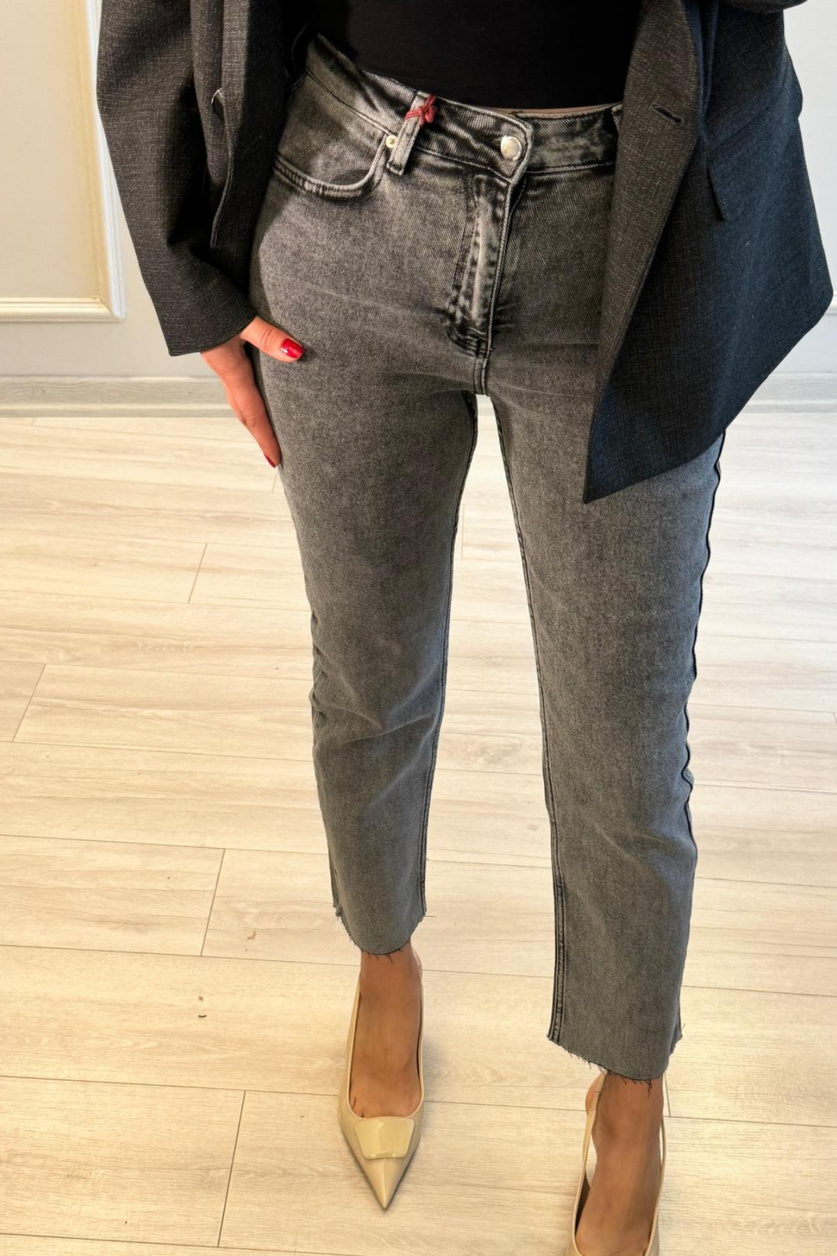 Kesik Paça Likralı Yüksek Bel Mom-Fit Jean Füme