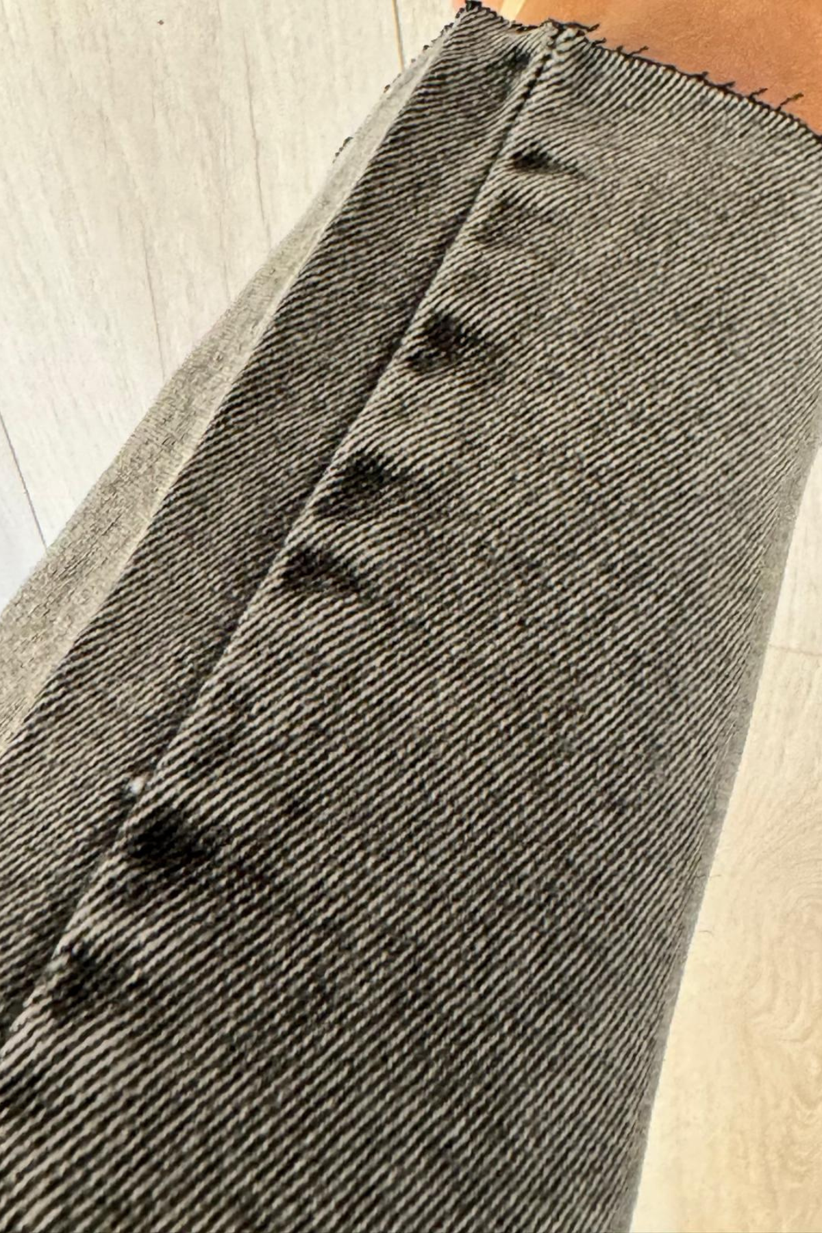 Kesik Paça Likralı Yüksek Bel Mom-Fit Jean Füme