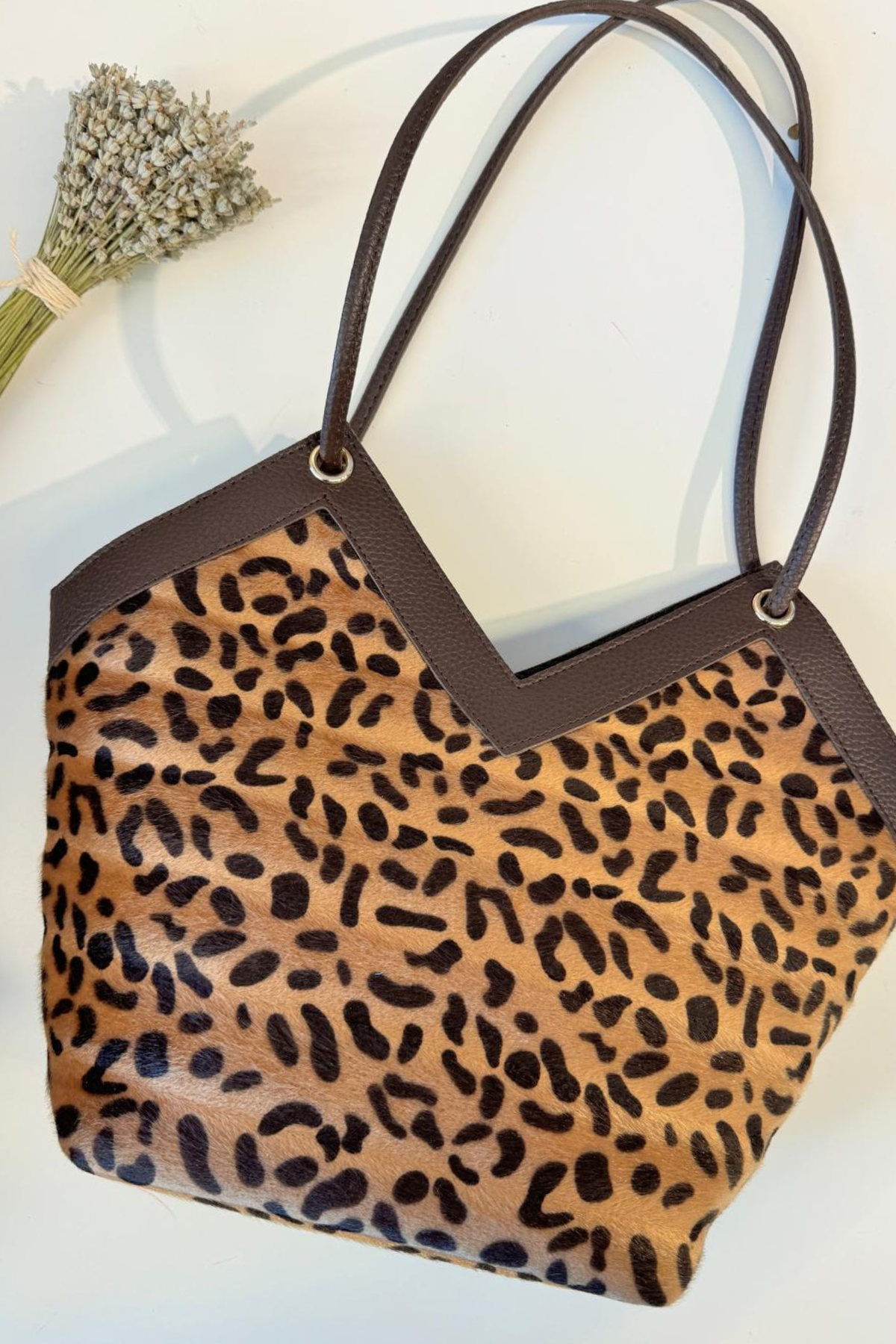 V Model Omuz Çantası Leopar Desenli