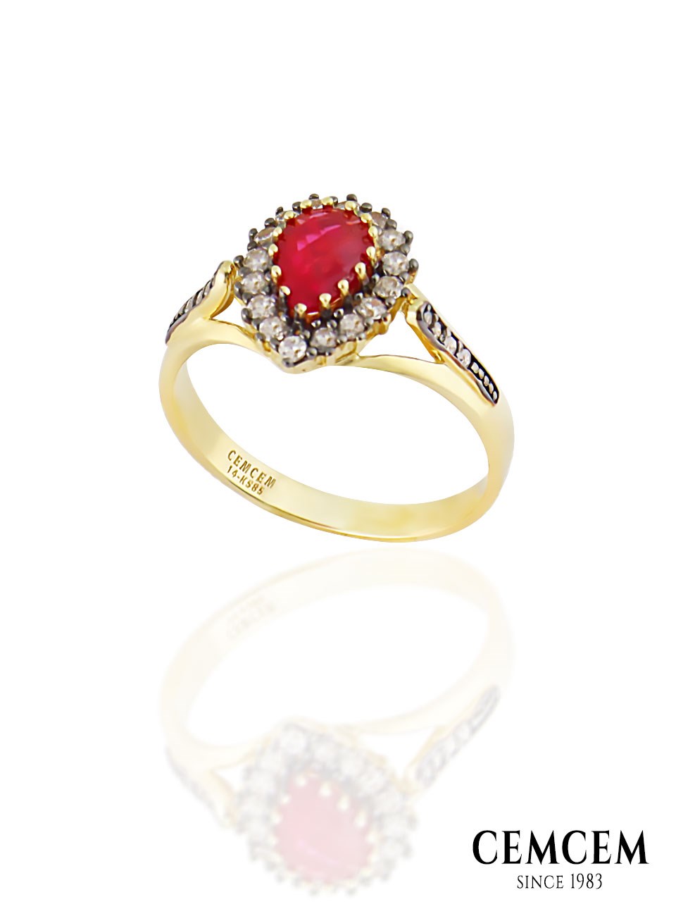 Cemcem Bolide Red II YüzükCemcem Bolide Red II YüzükRENKLİ TAŞLI YÜZÜKCEMCEM